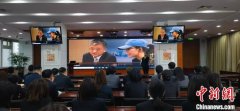 一直将本地苍生的福祉扛正在肩头